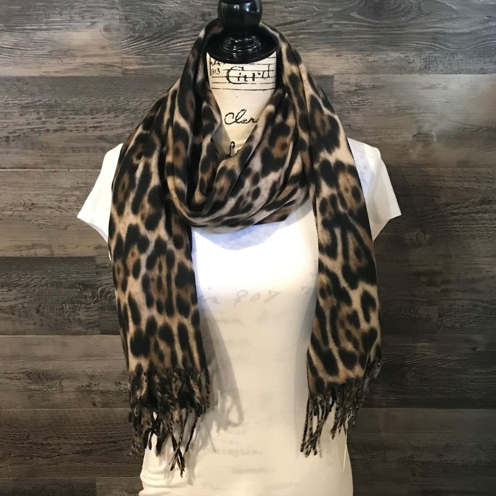 Cashmere Mix Very Soft Leopard Print Scarf